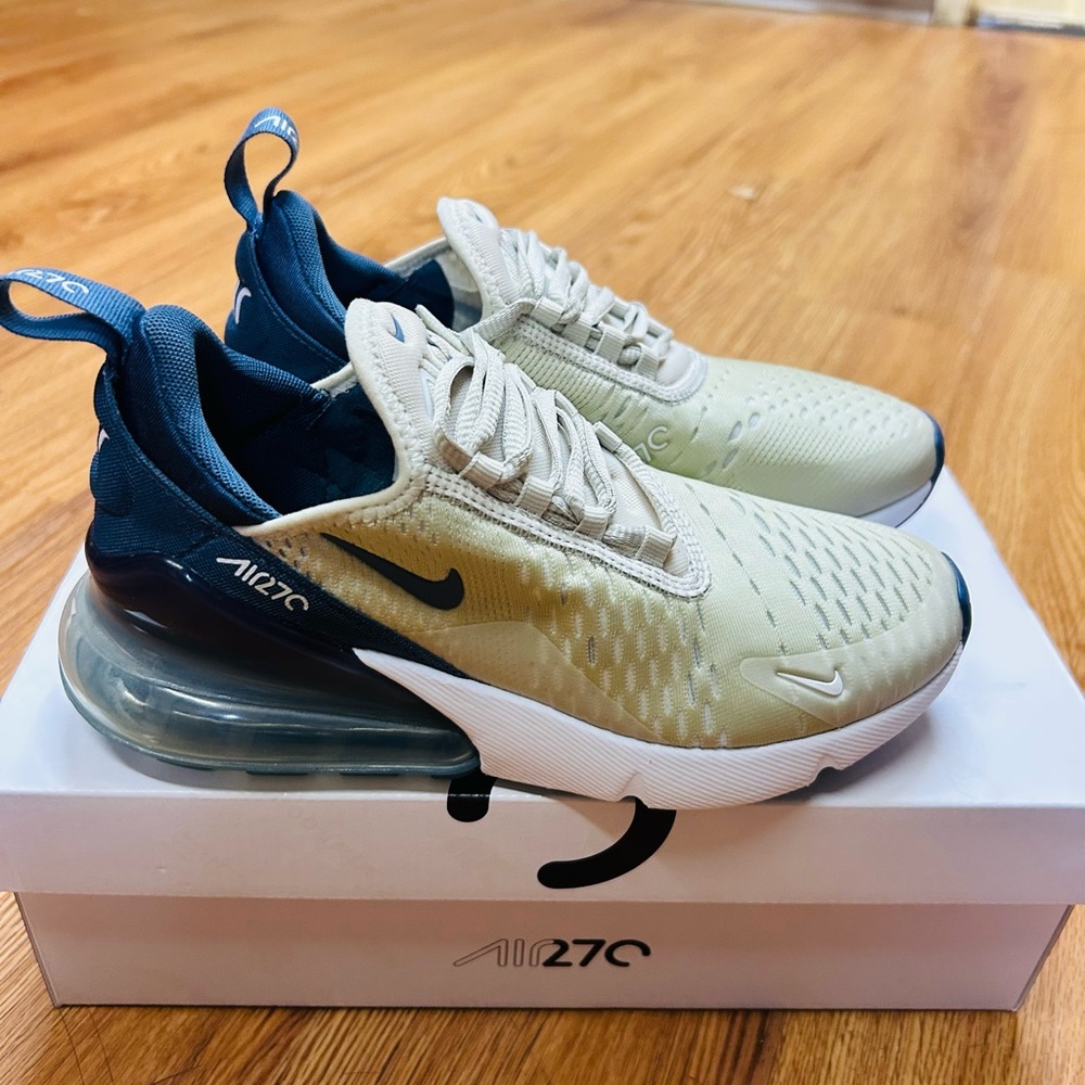 Nike Air Max 270 Cream and Navy Sneakers